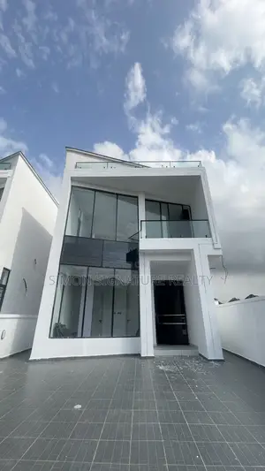 5bdrm Duplex in Chevron for sale