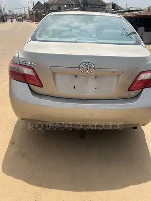 Toyota Camry LE 4dr Sedan (2.4L 4cyl 5A) 2009 Gold