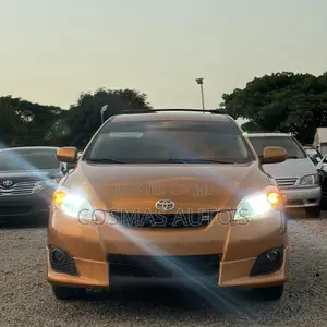 Toyota Matrix 2008 Gold