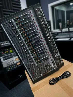 16channels Powered Mixer