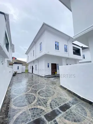 5bdrm Duplex in Sangotedo for sale
