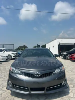 Toyota Camry SE 4dr Sedan (2.5L 4cyl 6A) 2013 Gray