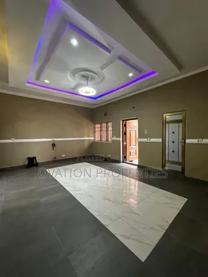 3bdrm Block of Flats in Millennium Estate, Millenuim/UPS for rent