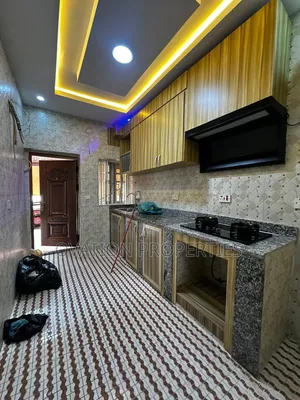 3bdrm Block of Flats in Millennium Estate, Millenuim/UPS for rent