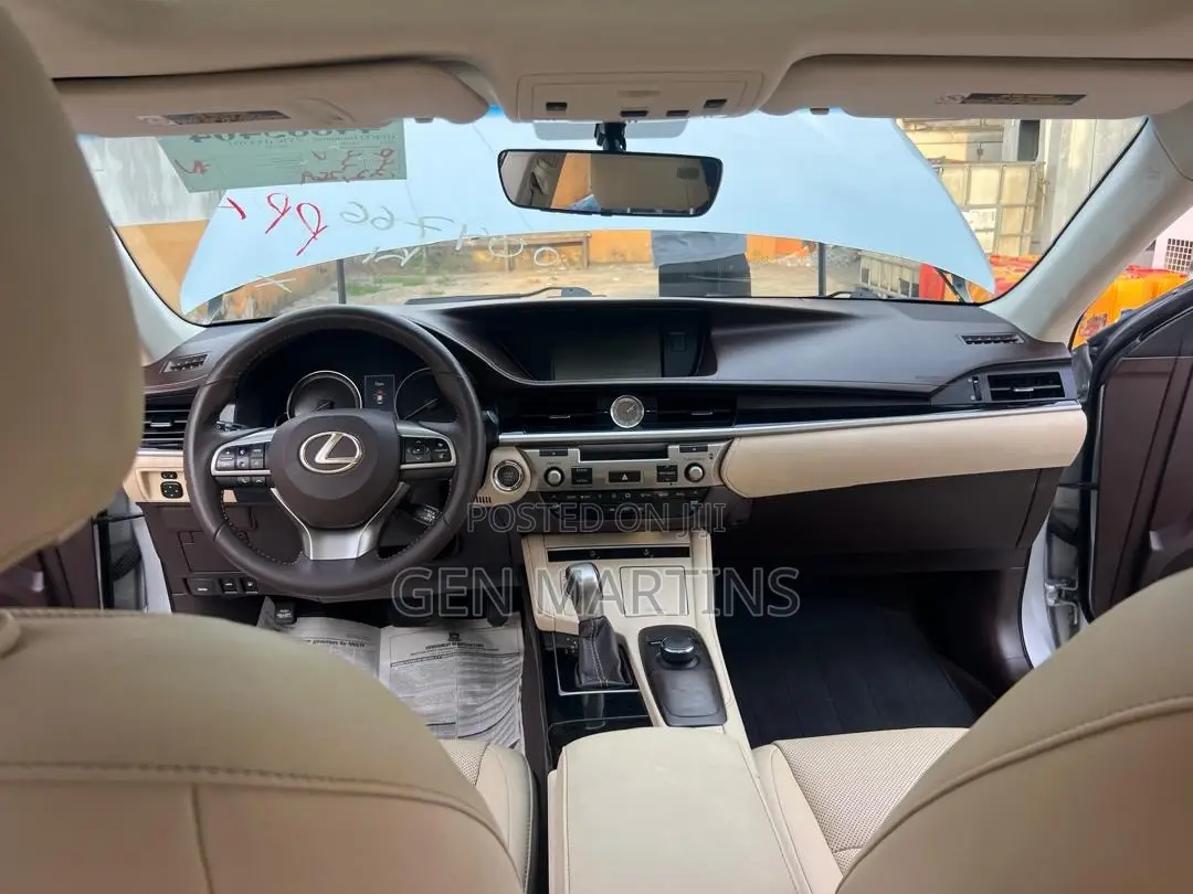 Lexus ES 2016 Silver
