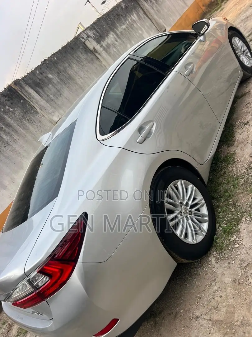 Lexus ES 2016 Silver