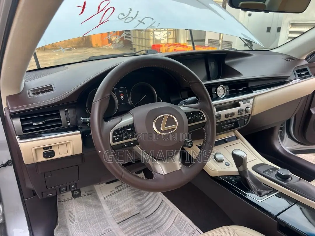 Lexus ES 2016 Silver