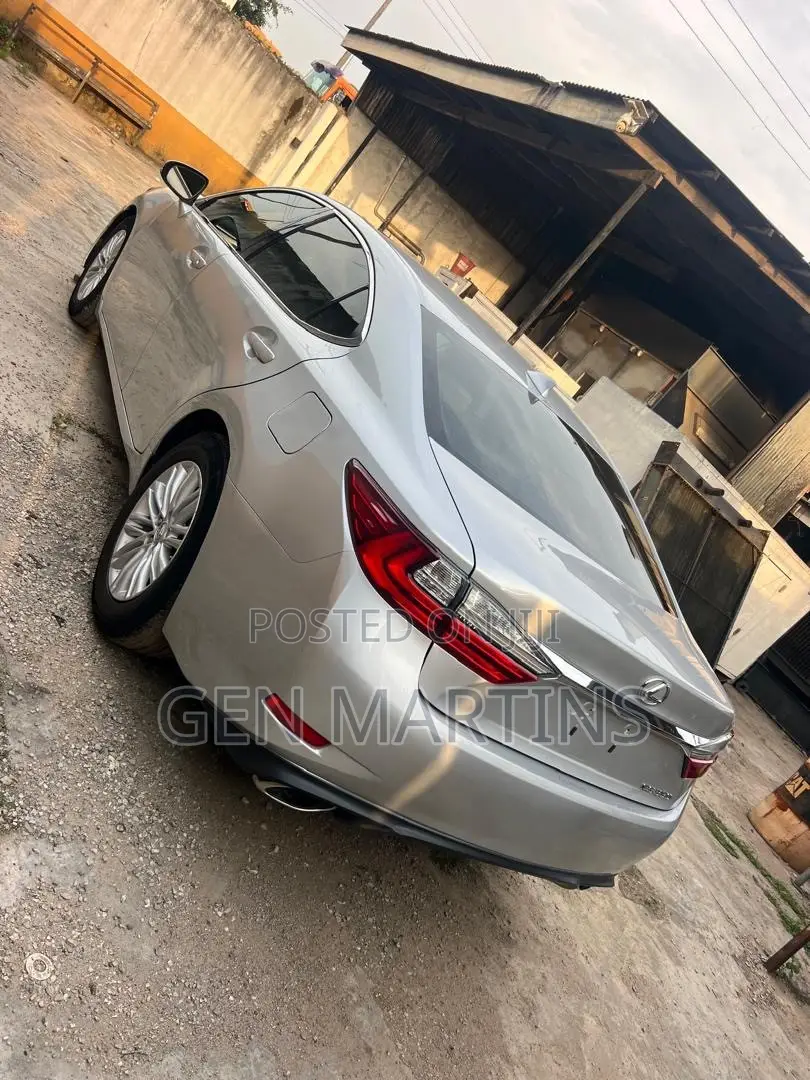 Lexus ES 2016 Silver