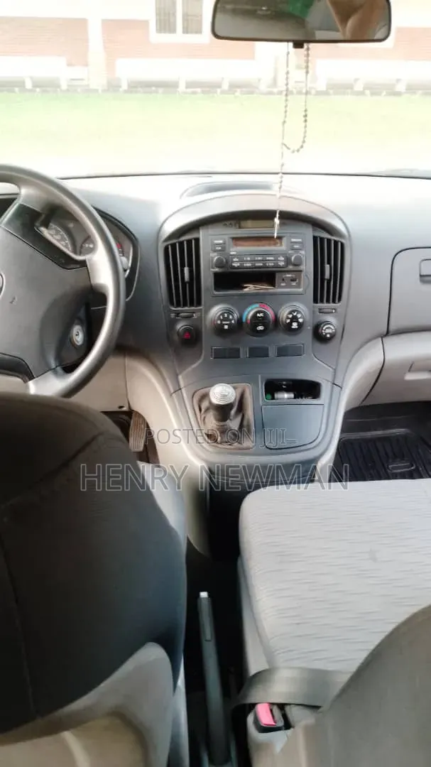 Hyundai H1 2015 Black