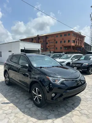 Toyota RAV4 XLE 4dr SUV AWD (2.5L 4cyl 6A) 2018 Black