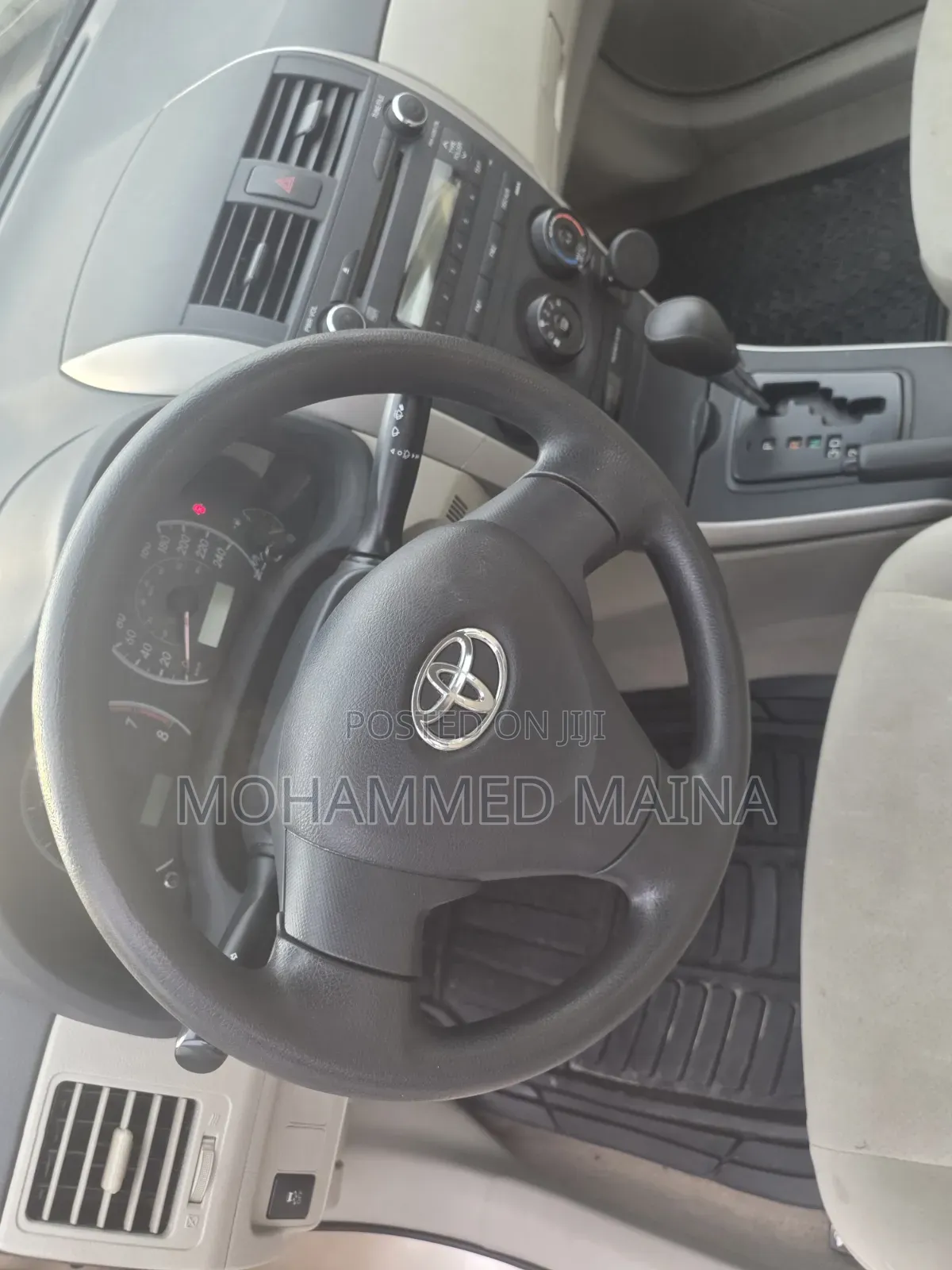 Toyota Corolla 2011 Gold