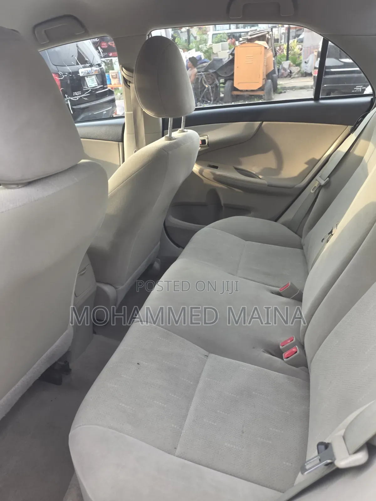 Toyota Corolla 2011 Gold