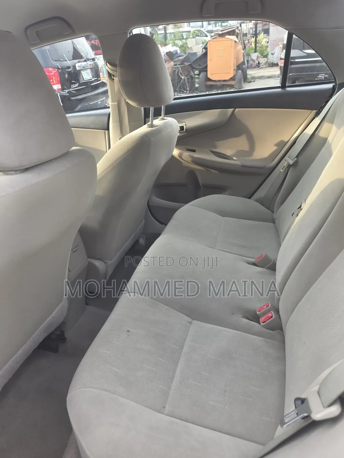 Toyota Corolla 2011 Gold