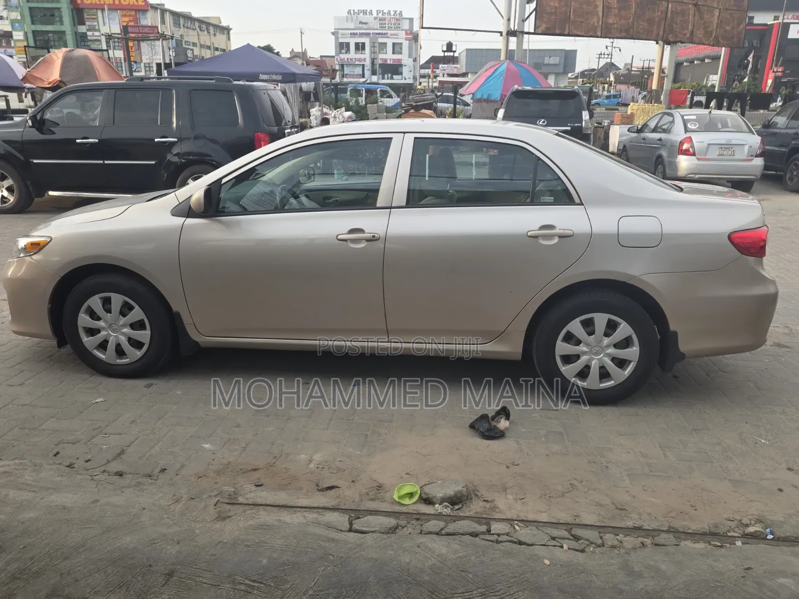 Toyota Corolla 2011 Gold