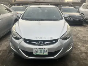 Hyundai Elantra 2012 Silver