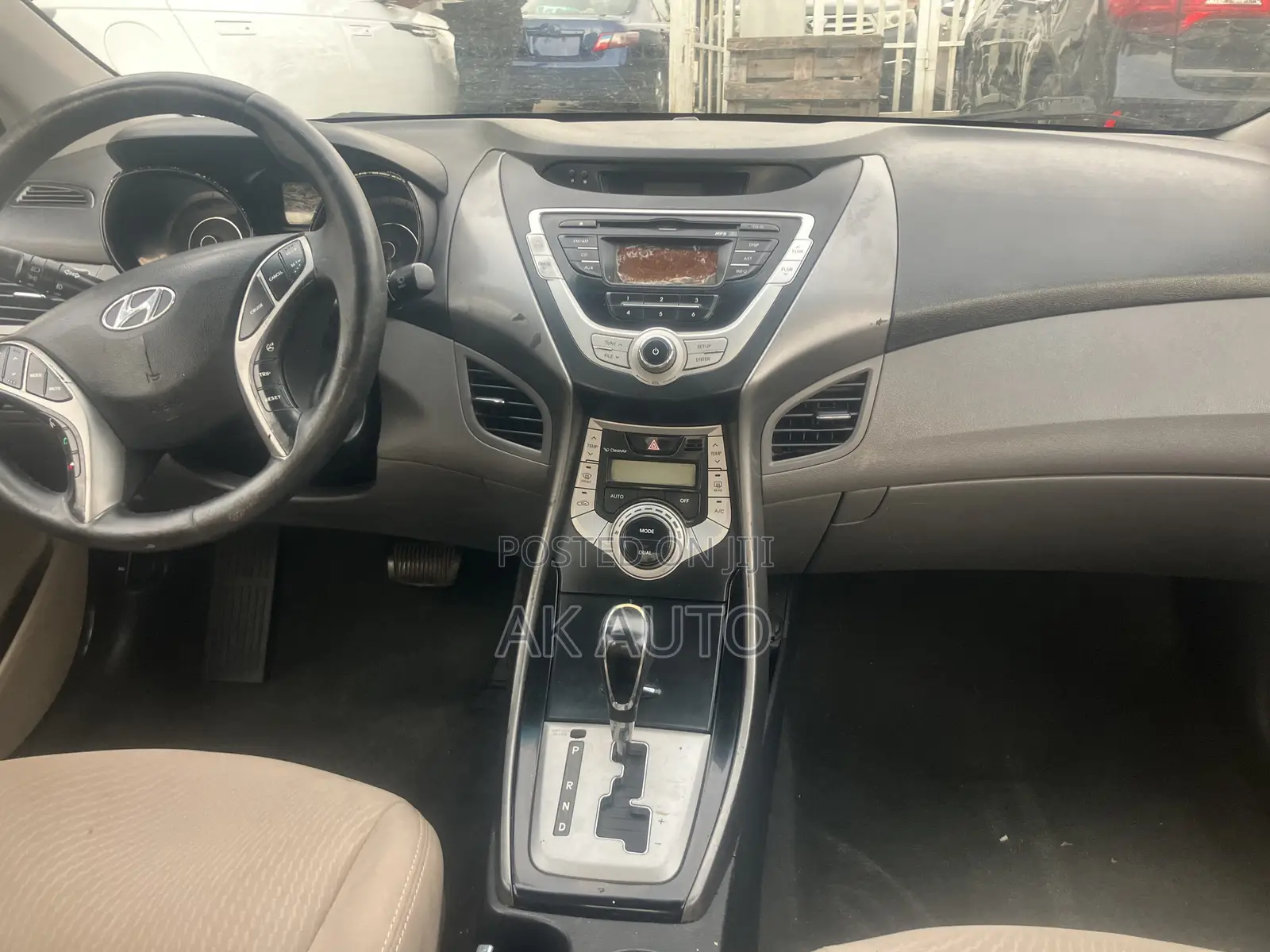 Hyundai Elantra 2012 Silver