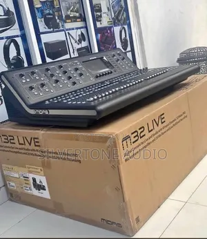 Original M32 Digital Mixer