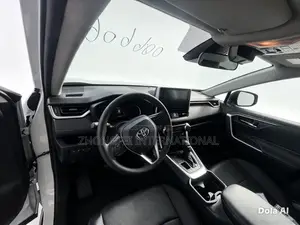 Toyota RAV4 2021 White