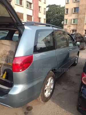 Toyota Sienna 2006 Blue