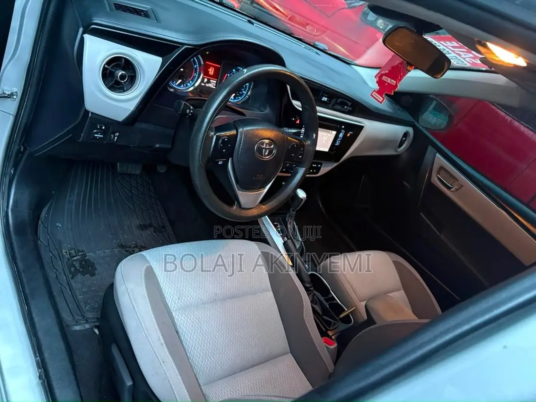 Toyota Corolla 2018 Silver
