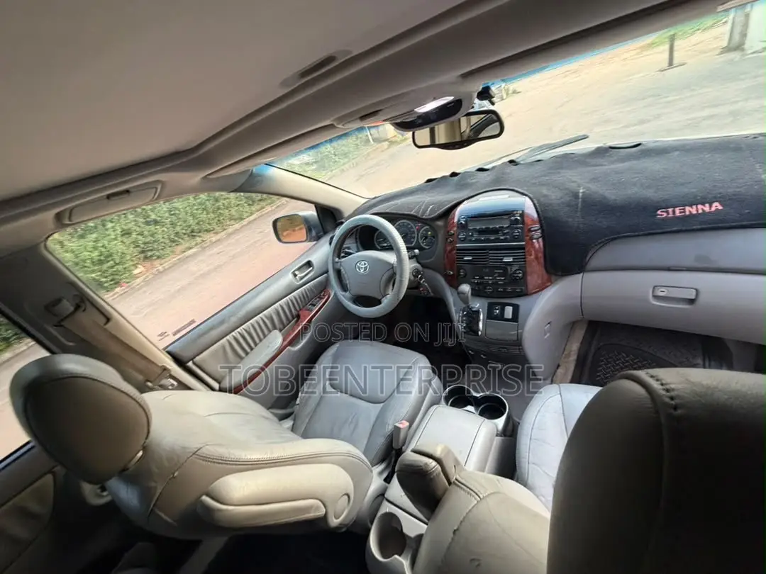 Toyota Sienna 2007 Gray