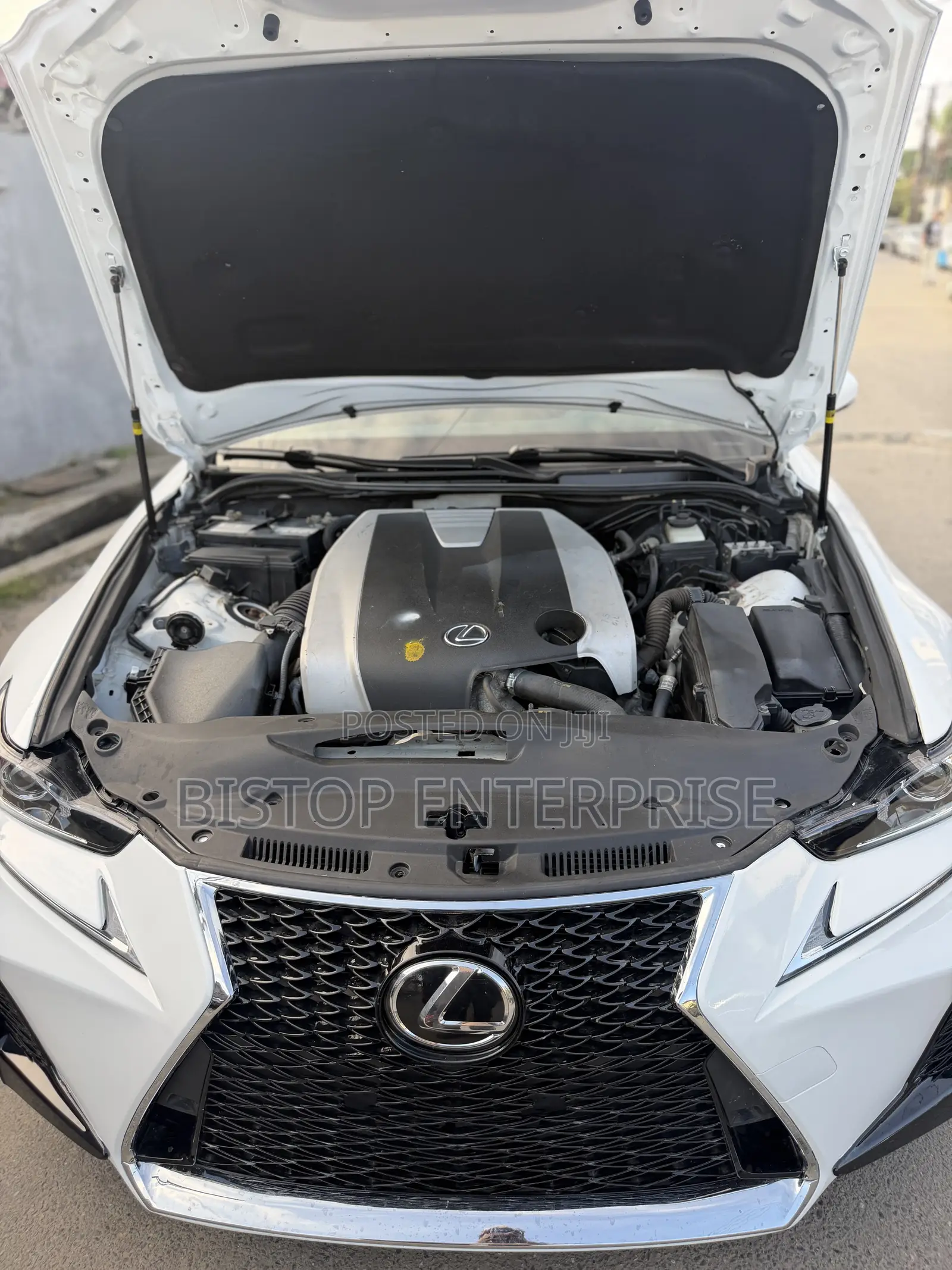 Lexus IS 300 AWD 2017 White