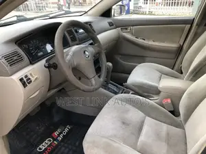 Toyota Corolla LE 2024 Gold
