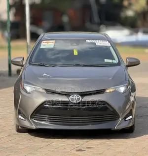 Toyota Corolla LE (1.8L 4cyl 2A) 2018 Gray