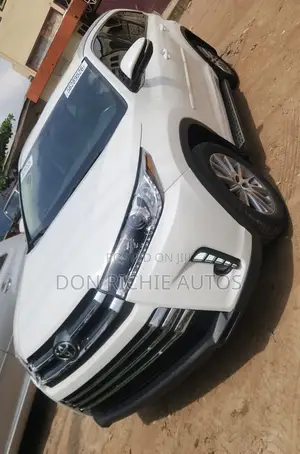 Toyota Highlander XLE V6 4x2 (3.5L 6cyl 6A) 2016 White