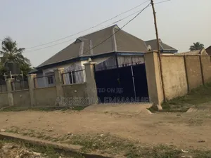 3bdrm Block of Flats in Ebinizeri, Alakia for sale