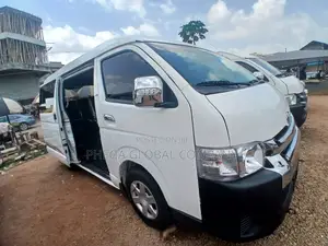 Toyota HiAce 2013 White