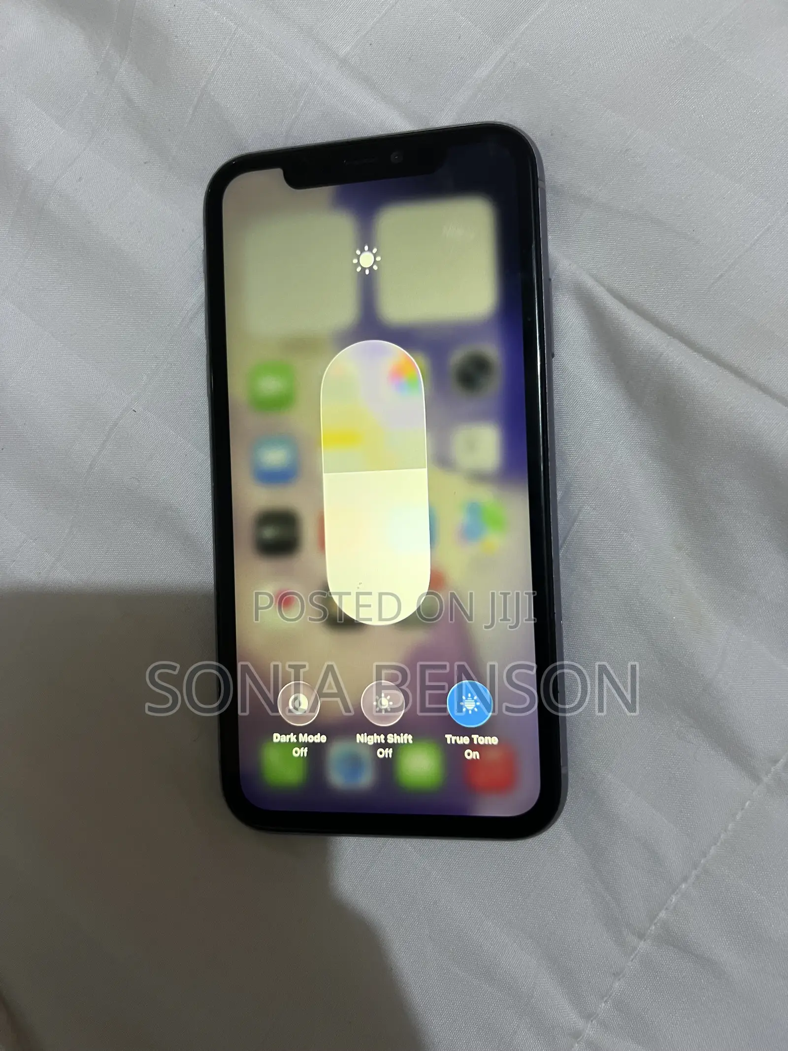 Apple iPhone 11 64 GB Gold