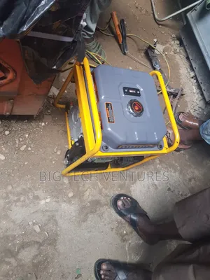 The Image Shows an Ezaki 250A Petrol Engine Welding Machine and DC