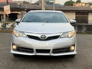 Toyota Camry SE 4dr Sedan (2.5L 4cyl 6A) 2013 Silver
