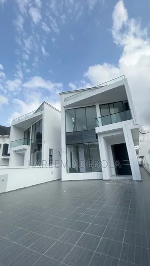 Furnished 5bdrm Duplex in Chevron for sale