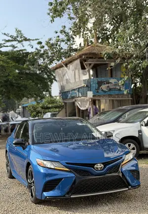 Toyota Camry XSE (2.5L 4cyl 8A) 2019 Blue