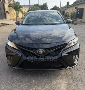 Toyota Camry SE FWD 2020 Black
