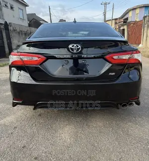 Toyota Camry SE FWD 2020 Black