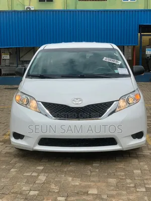 Toyota Sienna LE 7 Passenger 2012 White