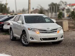 Toyota Venza 2010 White