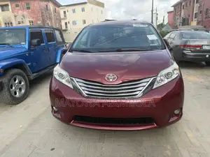 Toyota Sienna 2015 Burgundy