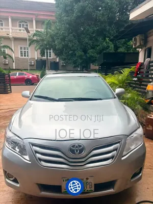 Toyota Camry 2010 Silver