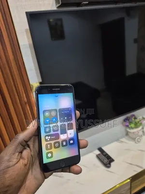 Apple iPhone 8 Plus 64 GB Black