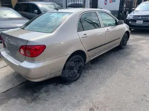 Toyota Corolla CE 2007 Gold