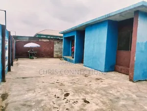 3bdrm Bungalow in Chris Connections, Ejigbo / Ejigbo for sale