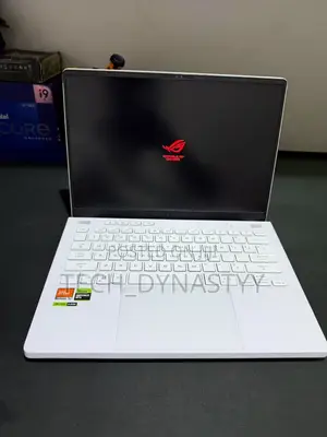 Laptop Asus ROG Zephyrus G14 16GB AMD Ryzen 9 SSD 1T
