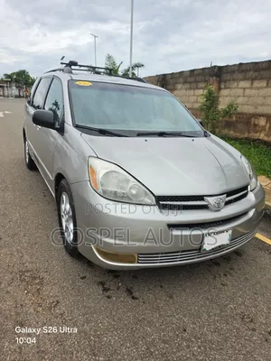 Toyota Sienna 2005 Silver
