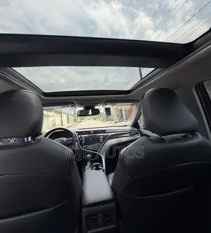 Toyota Camry XSE FWD (2.5L 4cyl 8AM) 2018 White