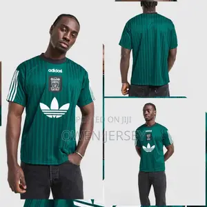 Liverpool Green Retro Football Jersey – Classic Edition.