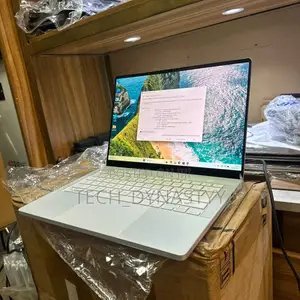 Laptop Asus ROG Zephyrus G14 16GB AMD Ryzen 9 SSD 512GB
